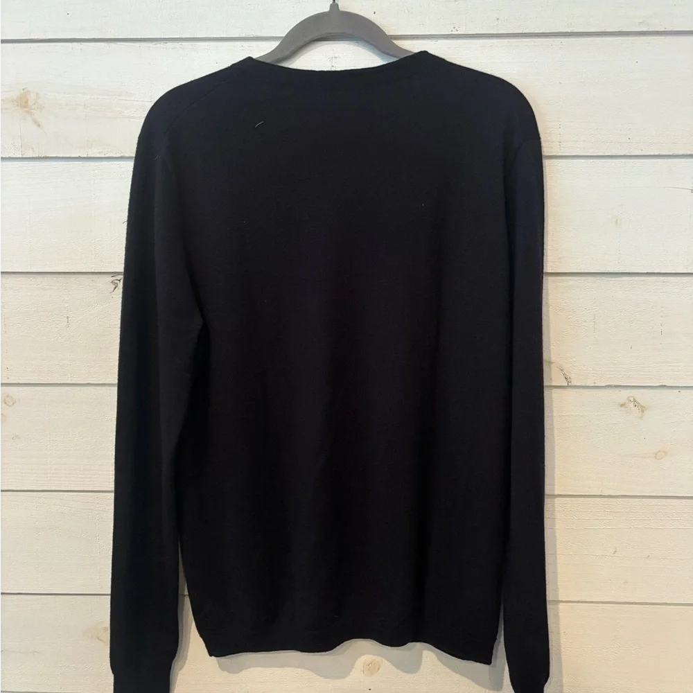 UNTUCKit  Sweater Men's Medium 100% Merino Wool Navy V Neck Long Sleeve Pullover